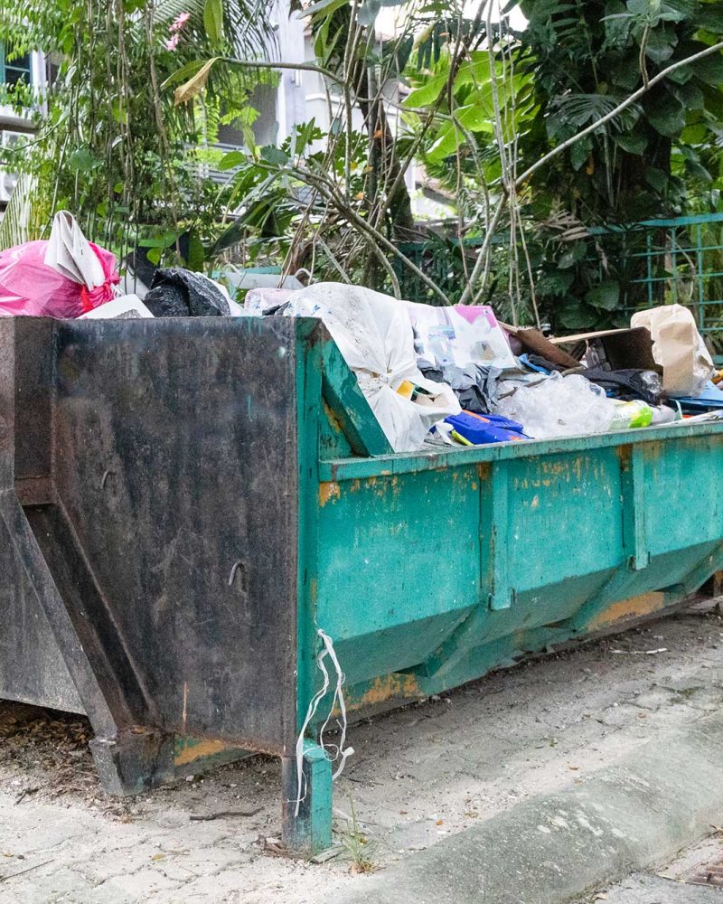 rubbish-dumspter-or-roro-bin-with-load-of-waste